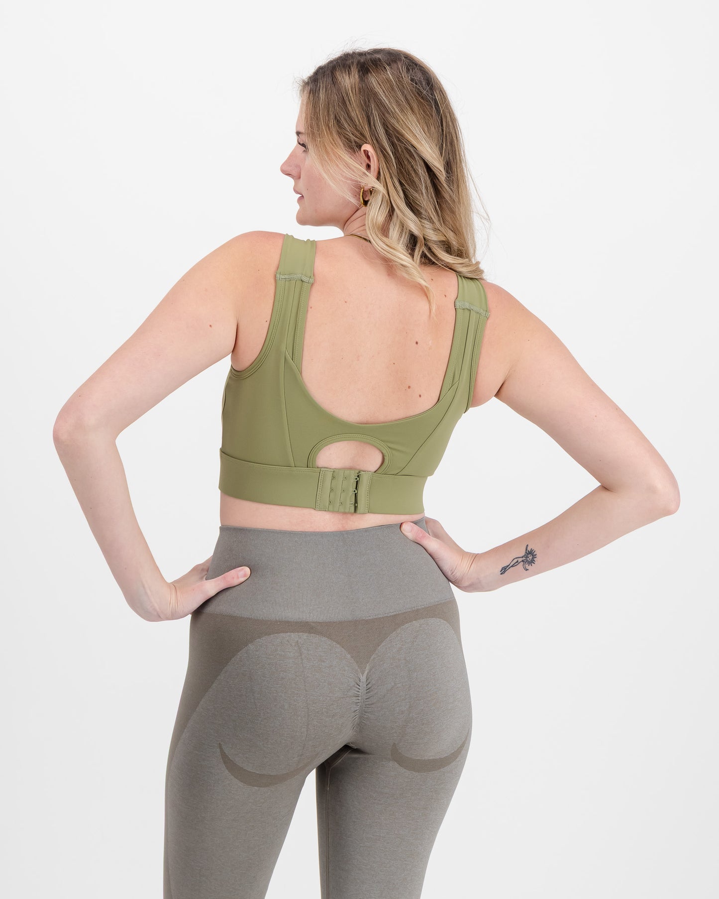 Women’s High Support Racerback Sports Workout Bra with Adjustable Back Closure