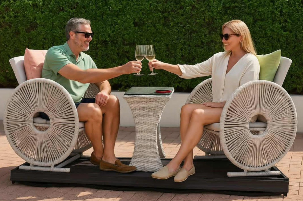 Luxury Outdoor Handwoven Rattan Rocking Sofa Chair